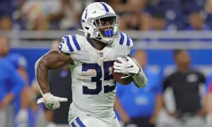 Football Player Action Shot Wallpaper