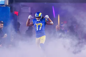 Football Player Entrance Smoke17 Wallpaper
