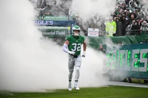 Football Player Entrance Smoke32 Wallpaper