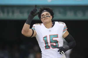 Football Player Number15 Celebration Wallpaper