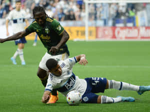 Football Players Yimmi Chara And Pedro Vite Wide Shot Wallpaper