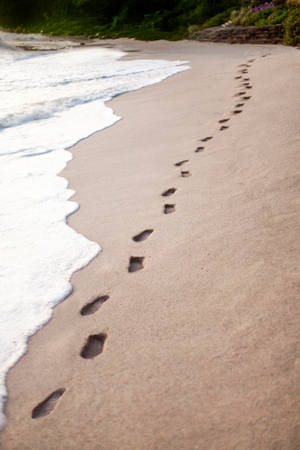 Footsteps On Sand In Nicaragua Island Wallpaper