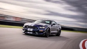 Ford Mustang Shelby Gt350 - A Powerful American Icon Wallpaper