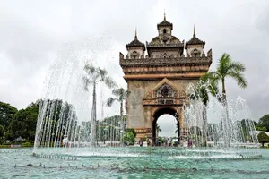 Fountain At Patuxai War Monument Wallpaper