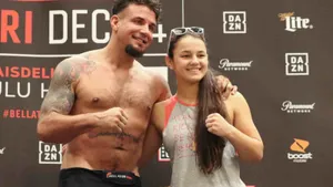 Frank Mir Photo With His Fan Wallpaper