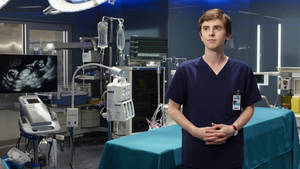 Freddie Highmore In Operating Room Wallpaper