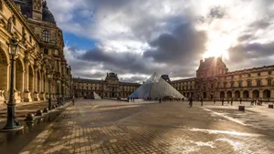 French Landmark Louvre Museum Wallpaper