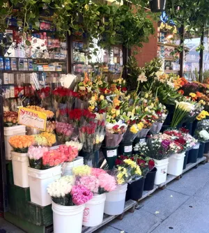 Fresh Blooms At The Flower Market Wallpaper
