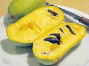 Fresh Cut Pawpaw Fruit Wallpaper