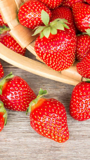 Fresh Red Strawberries Close-up Wallpaper