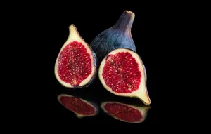Fresh & Sweet Purple Figs To Enjoy Wallpaper
