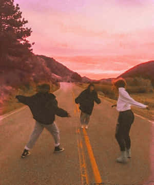 Friends Make Life Beautiful Wallpaper