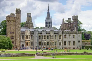 Front View Of The Cardiff Castle Wallpaper