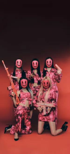 G I D L E_ Smileys_and_ Camouflage Wallpaper