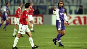 Gabriel Batistuta, Argentine Soccer Legend Wallpaper