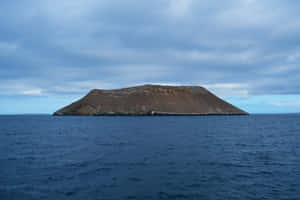 Galapagos_ Island_ View_from_ Sea Wallpaper