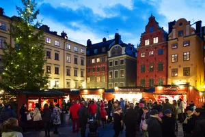 Gamla Stan Tourists Night Market Wallpaper