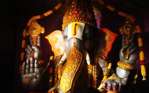 Ganesh Ji Hd Gold Accessories Wallpaper