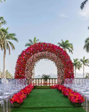Garden Wedding Bliss Wallpaper