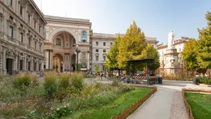 Garden With Statue Outside La Scala Opera House Wallpaper