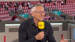 Gary Lineker Bbc Sport Talk Show Wallpaper