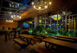 Gawky Goose Interior Wallpaper