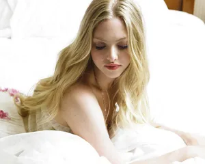 Gemma Ward: Radiant Beauty In A White Summer Dress Wallpaper