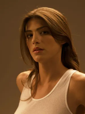 Genevieve Padalecki Dazzling In An Elegant Pose Wallpaper