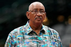 George Gervin Nba Legend Basketball Wallpaper