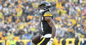 George Pickens Pittsburgh Steelers Game Action Wallpaper
