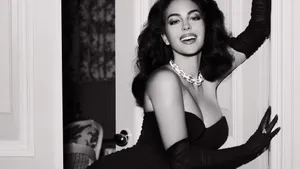 Georgina Rodríguez Elegant Black Dress Wallpaper