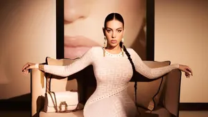 Georgina Rodríguez Elegant Fashion Wallpaper