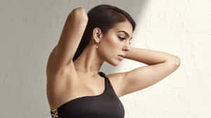 Georgina Rodríguez Elegant Pose Wallpaper