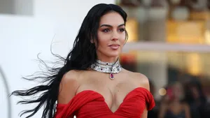 Georgina Rodríguez Red Carpet Look Wallpaper