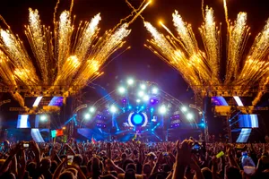 Get Ready To Dance To The Beat Of Electronic Dance Music Wallpaper