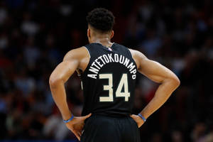 Giannis Antetokounmpo Jersey Number 34 Wallpaper