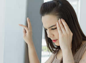 Giddy Pale Woman Wallpaper