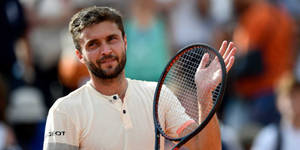 Gilles Simon Handling Racket Wallpaper