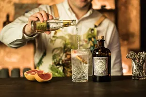 Gin Tonic Bar Monkey 47 Wallpaper