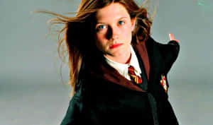 Ginny Weasley In Action At The Battle Of Hogwarts Wallpaper