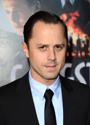 Giovanni Ribisi 1480 X 2048 Wallpaper