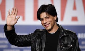 Gleeful Shah Rukh Khan Wallpaper