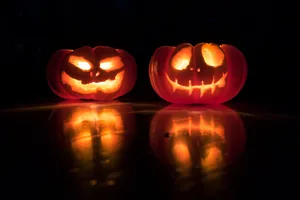 Glowing Halloween Jacko Lanterns Wallpaper
