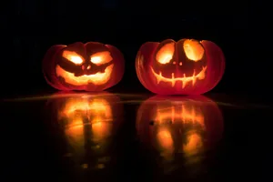 Glowing_ Halloween_ Jacko Lanterns.jpg Wallpaper