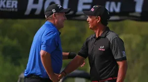 Golfers Handshakeat Tournament Wallpaper