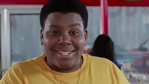 Good Burger Smiling Employee Wallpaper