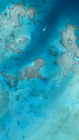 Google Pixel Blue Ocean Wallpaper