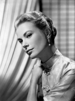 Grace Kelly Mandarin Dress Wallpaper