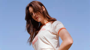 Gracie Abrams Casual Style Wallpaper