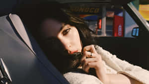 Gracie Abrams Intimate Portrait Wallpaper